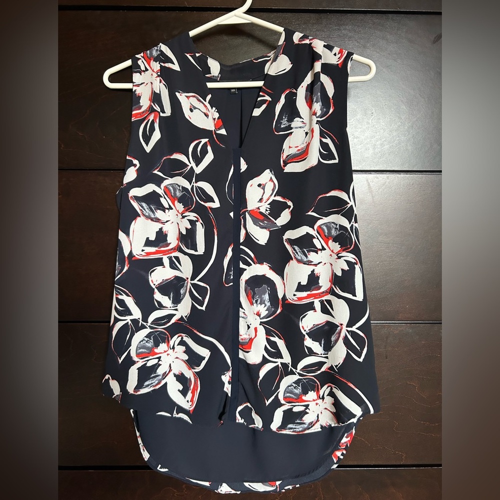 RW&CO. Navy and White Floral Blouse